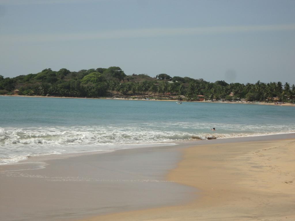 Surf & Sand Hotel Arugambay 아루감 베이 외부 사진